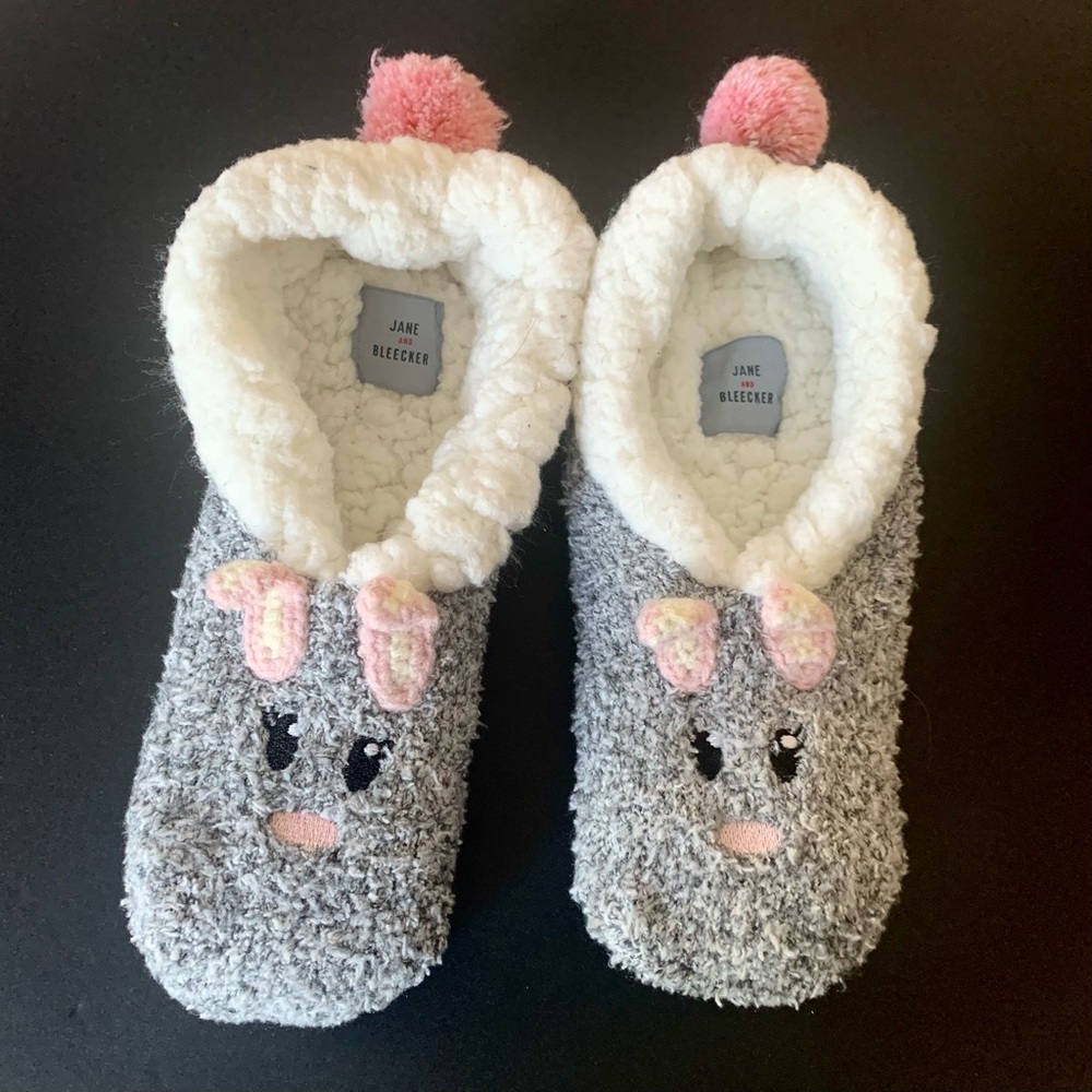 Slip & pull on slippers. Grey & White w/ bunny face. Approx size 7